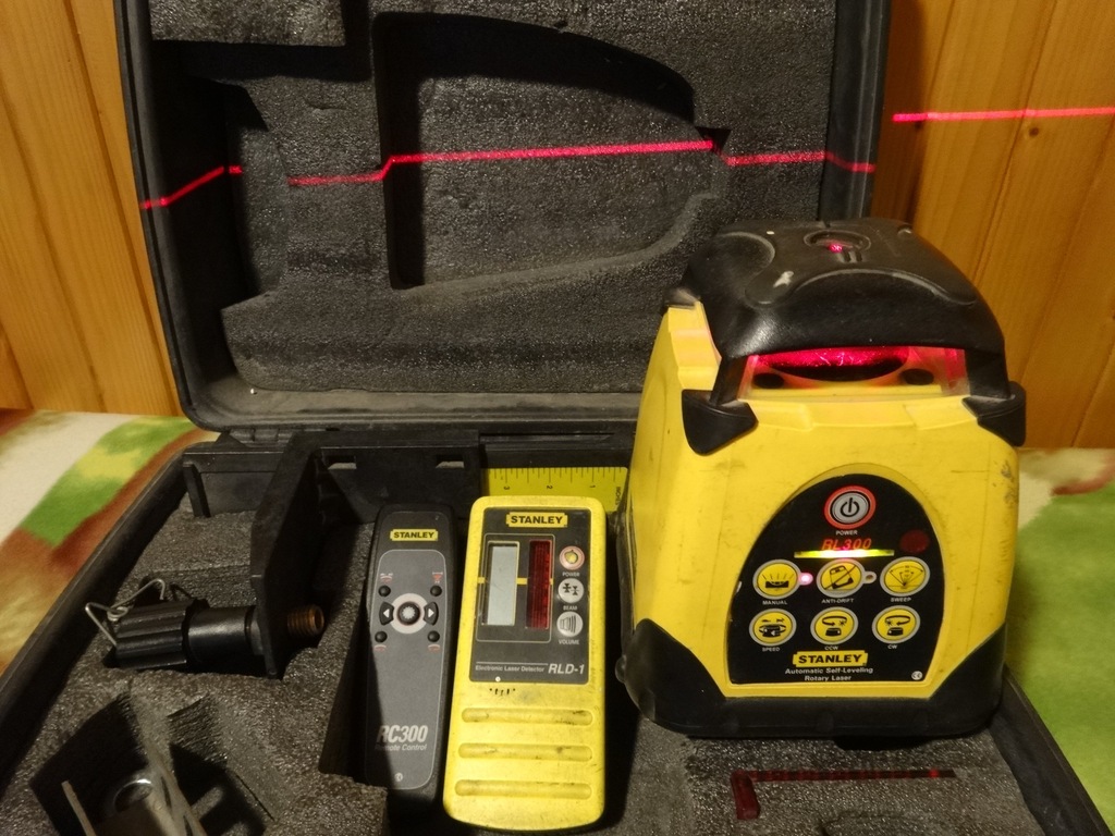NIWELATOR OBROTOWY LASEROWY STANLEY RL300