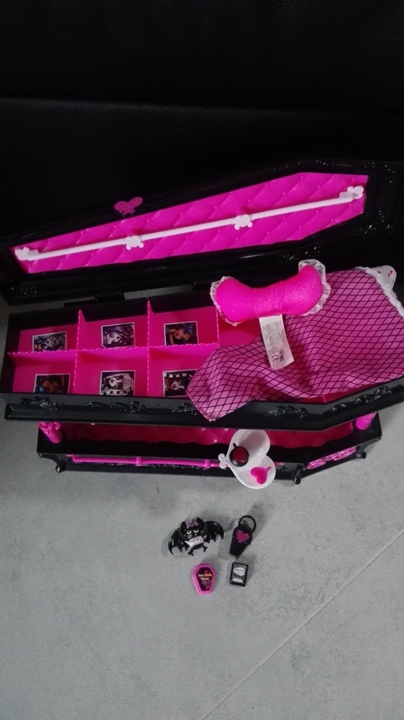 MONSTER HIGH łóżko draculaury+dodatki BCM.