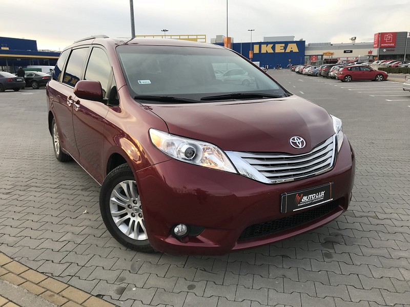 Toyota Sienna Najnowszy Model- stan salonowy - VAT