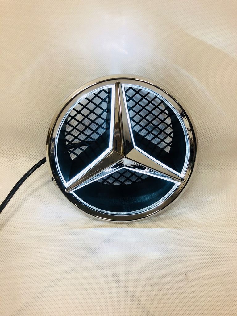 PODŚWIETLANA GWIAZDA GRILL MERCEDES C-KLASA W204