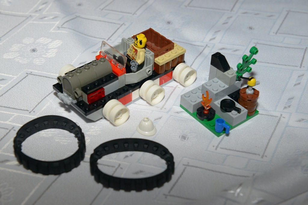 Lego 5934 Adventures Dino Track Master