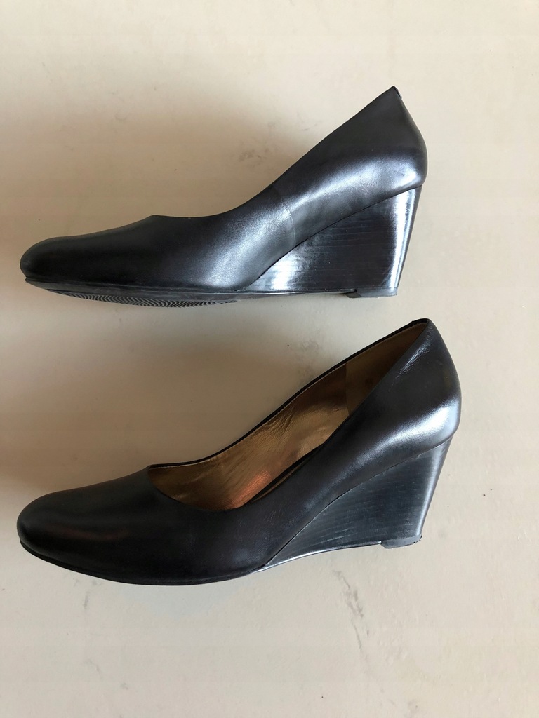 Buty Ecco, czarne, na koturnie, skóra, r. 39 Buty Ecco, czarne, na koturnie, skóra, r. 39