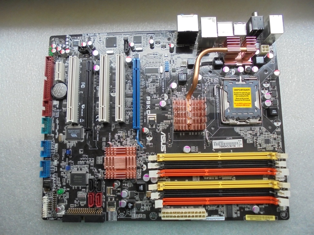 Asus P5KC - P35 - FSB1600 - LGA775 + DDR2 +DDR3