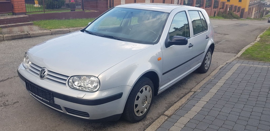 VOLKSWAGEN GOLF IV 4 VW SREBRNY 1999 1.6 BENZYNA