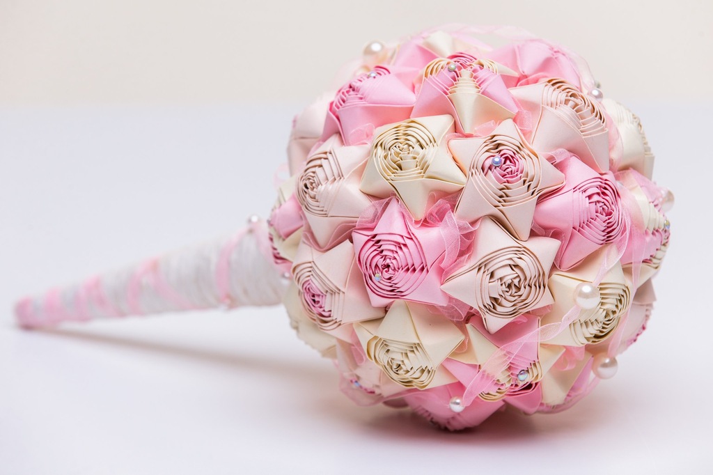 Bukiet ślubny z papieru wiązanka kwiaty róż