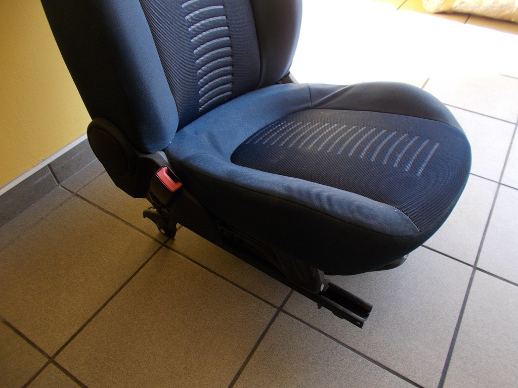Fiat Grande Punto 5D Fotel lewy kierowcy 7509932225