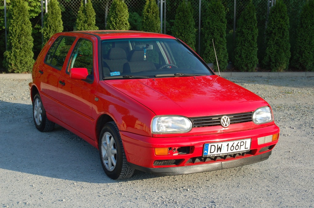 Volkswagen Golf Family 1997 1.8 Ben 5D wspomaganie