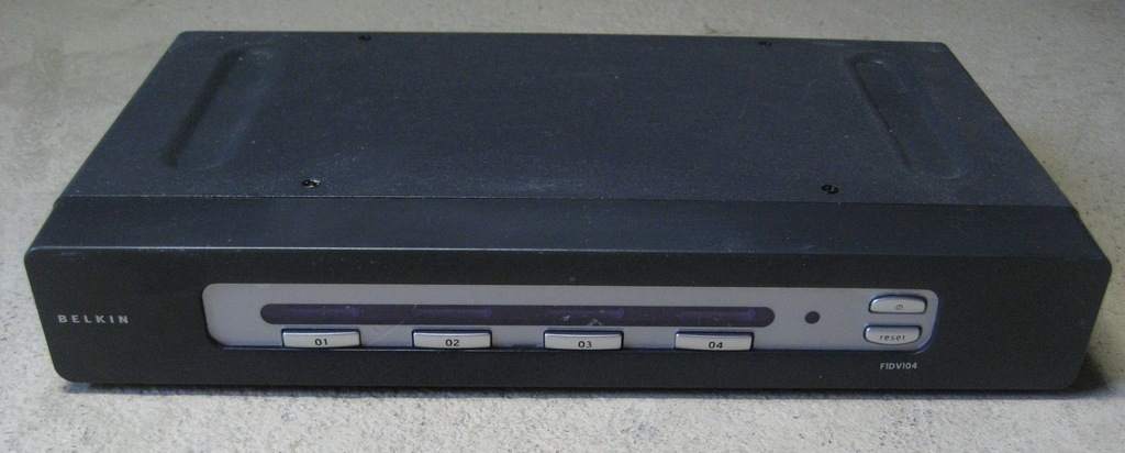 4-port VGA Video Splitter Belkin OmniView F1DV104