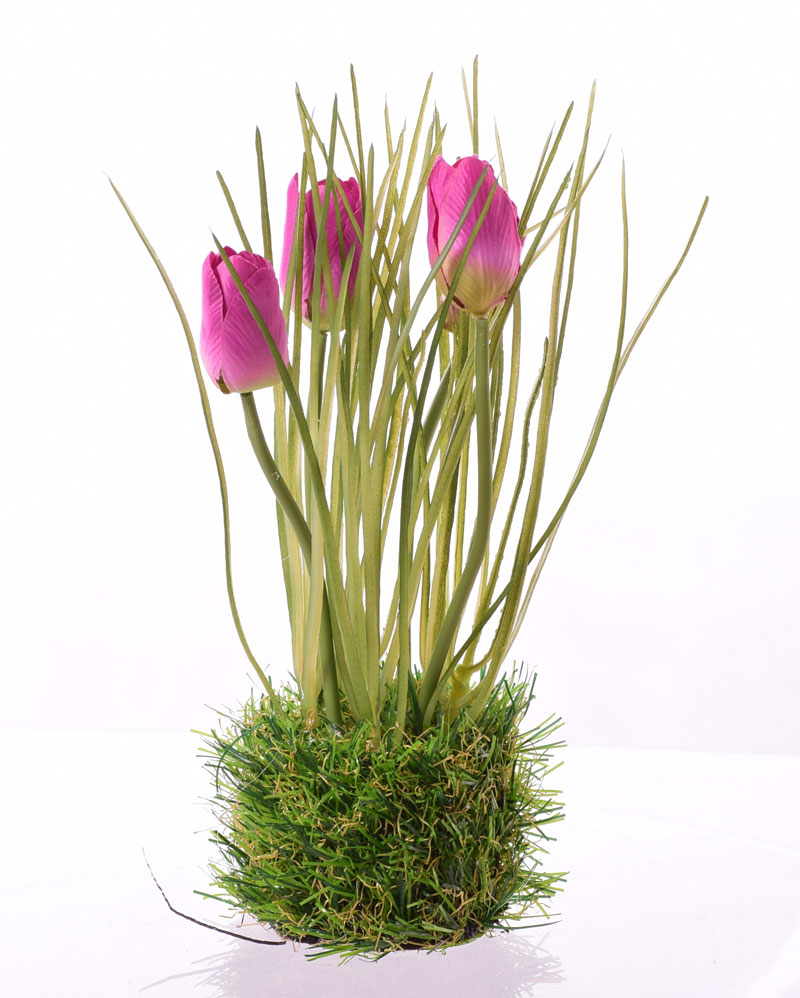 Tulipany fuksja w trawie sztuczne kwiaty