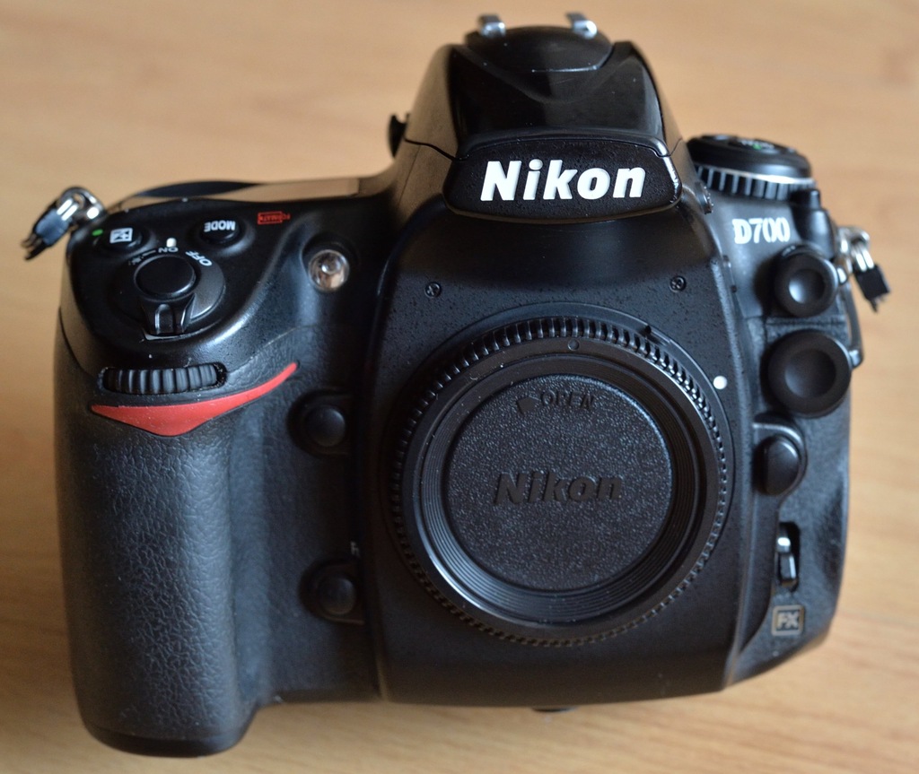 NikonD7000 18-105VRレンズ、ショット6920回、解説本付-silversky