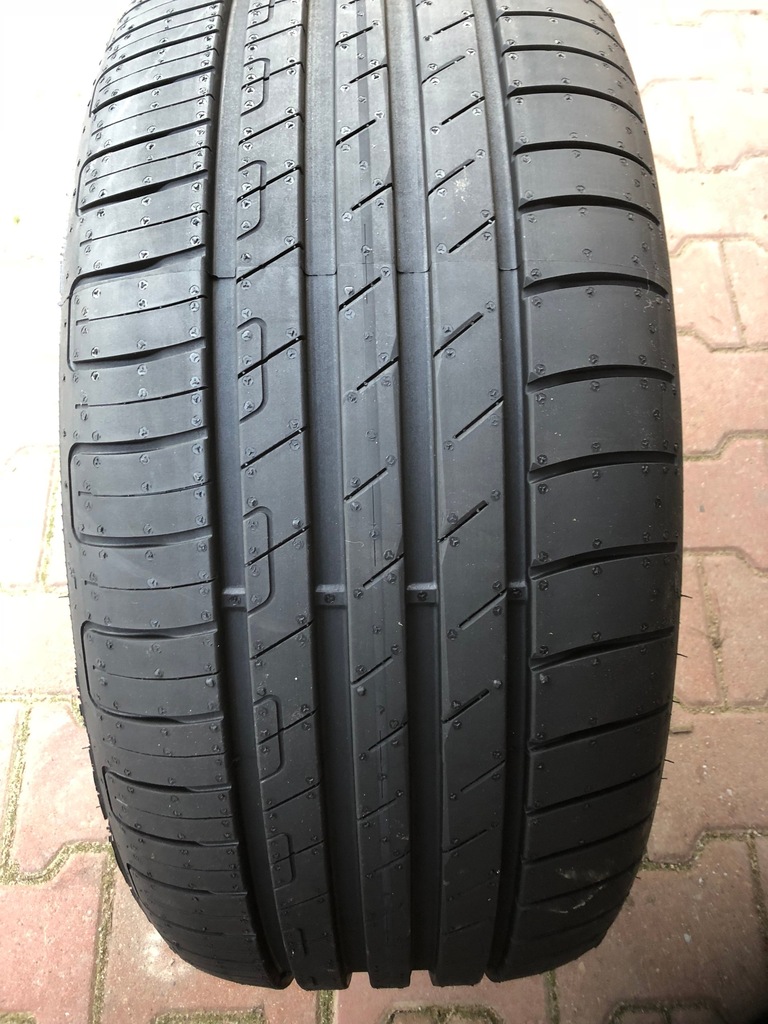 Opony letnie Goodyear EfficientGrip Performance 225/40R18