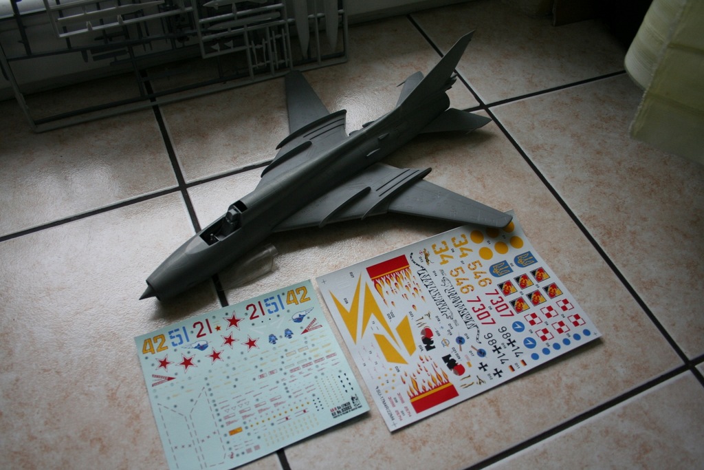 Su-22 kopro models 1:48+książka