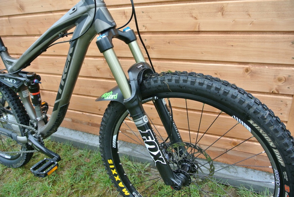 ROWER TREK REMEDY 7 / FOX / XT 1X11S / 17,5"