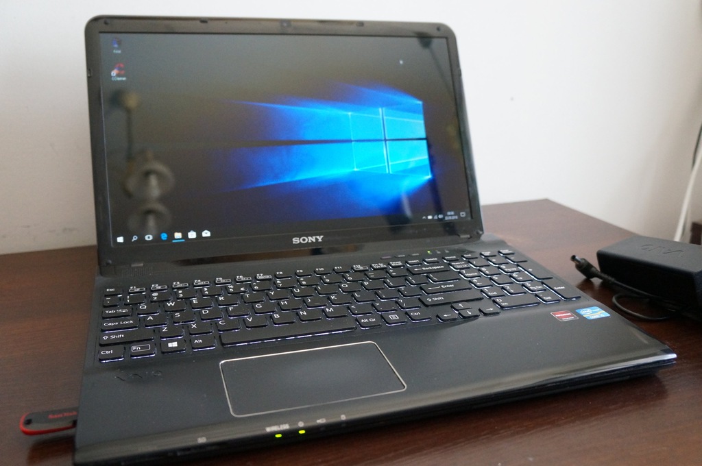 SONY VAIO SVE151E11M i5-3210m 4GB 500G R7500M W10