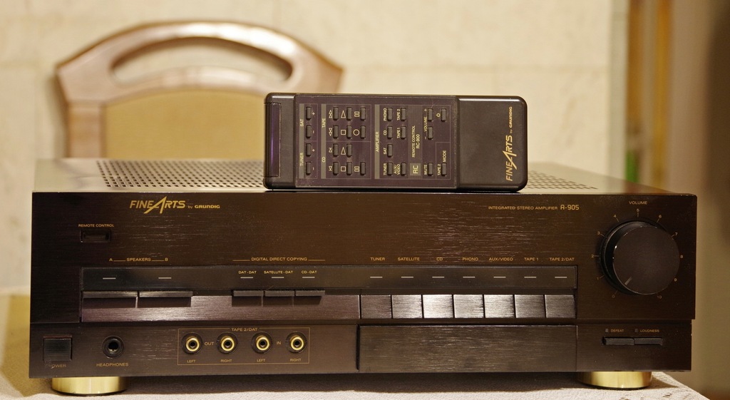 Wzmacniacz Grundig Fine Arts A-905 oryginalny pilo