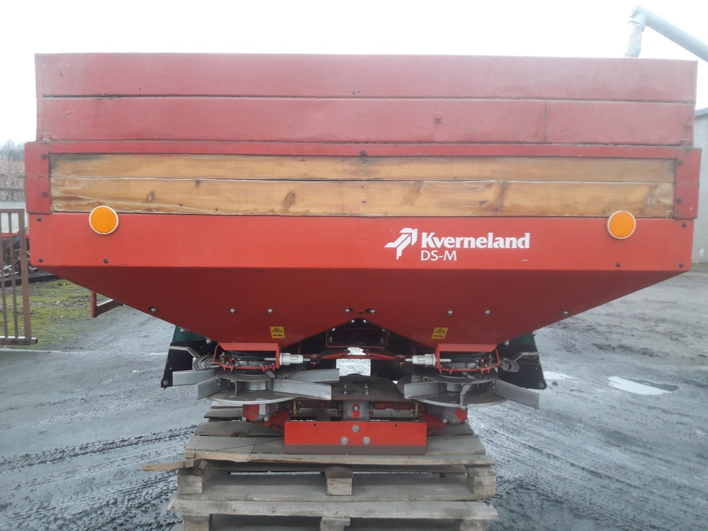 KVERNELAND DS-M rozsiewacz nawozów