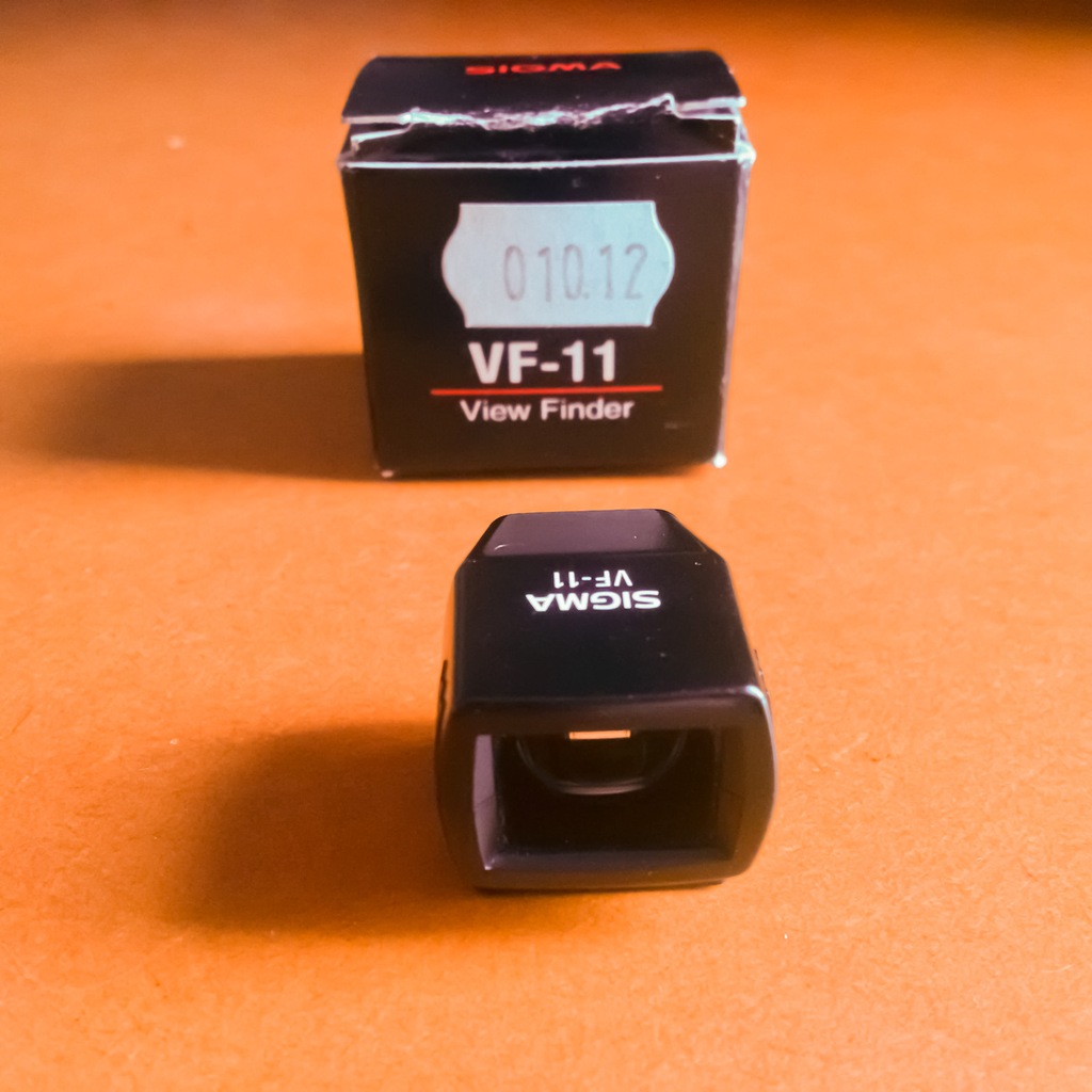 Wizjer Sigma VF-11 do DP1 stan dobry