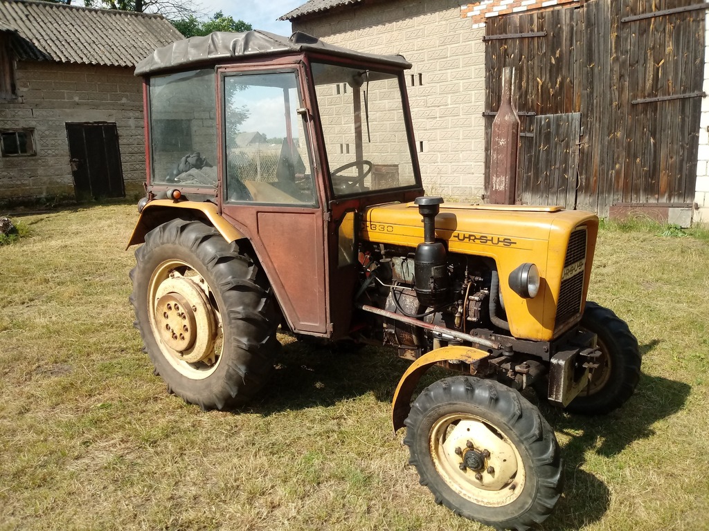 URSUS C330