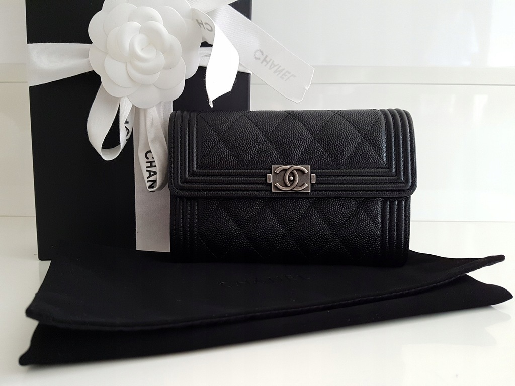 PORTFEL CHANEL BOY M-MEDIUM FLAP WALLET CAVIAR