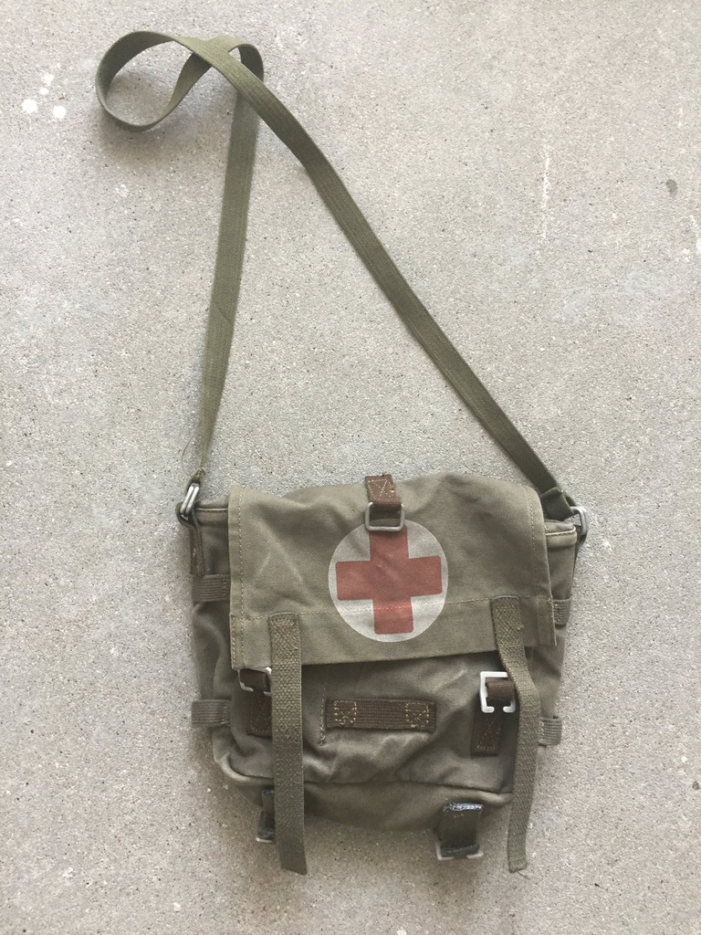 Torba wojskowa medyczna sanitariuszka stan BDB