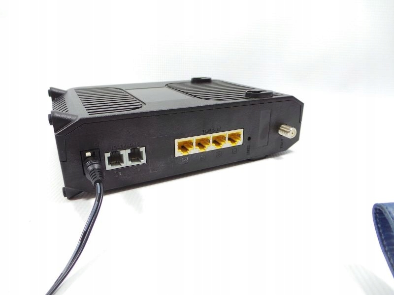 ROUTER CISCO EPC3928S