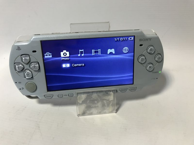 SONY PLAYSTATION PORTABLE (PSP) 2006  + 6 GIER