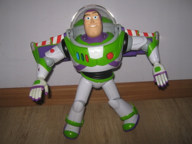 TOY STORY INTERAKTYWNY BUZZ ASTRAL PORUSZA GLOWA