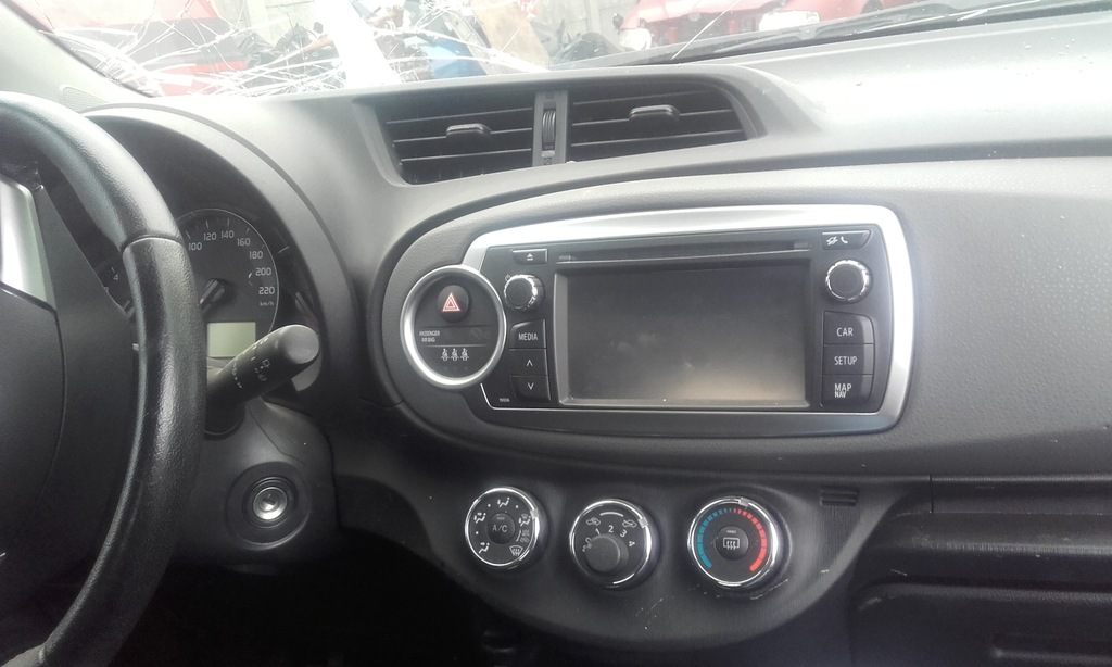 toyota yaris III PRZEKŁADKA Z ANGLIKA NAVI RZESZÓW