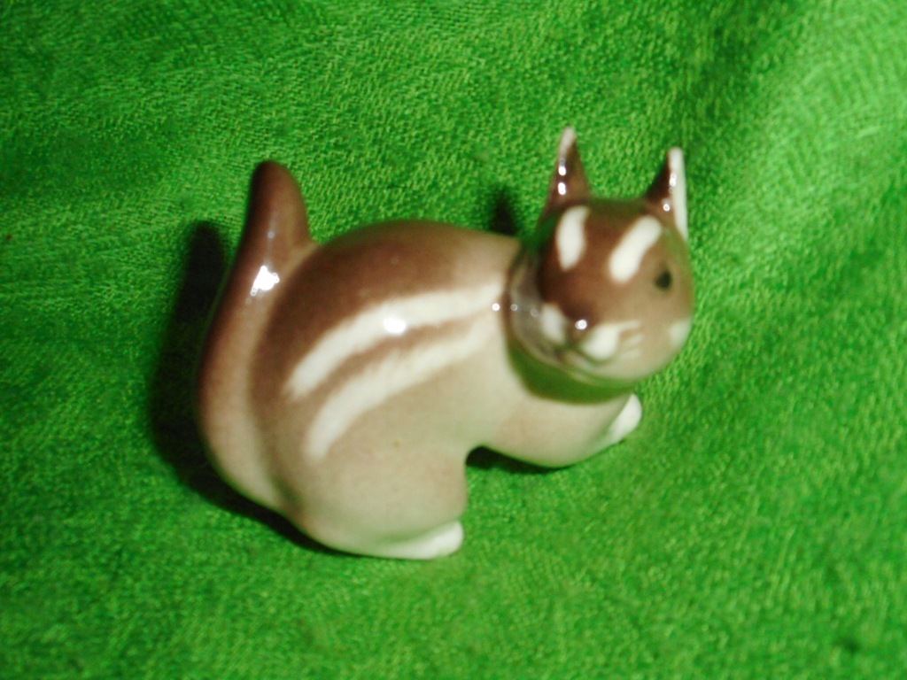 Porcelanowa figurka - burunduk Łomonosow