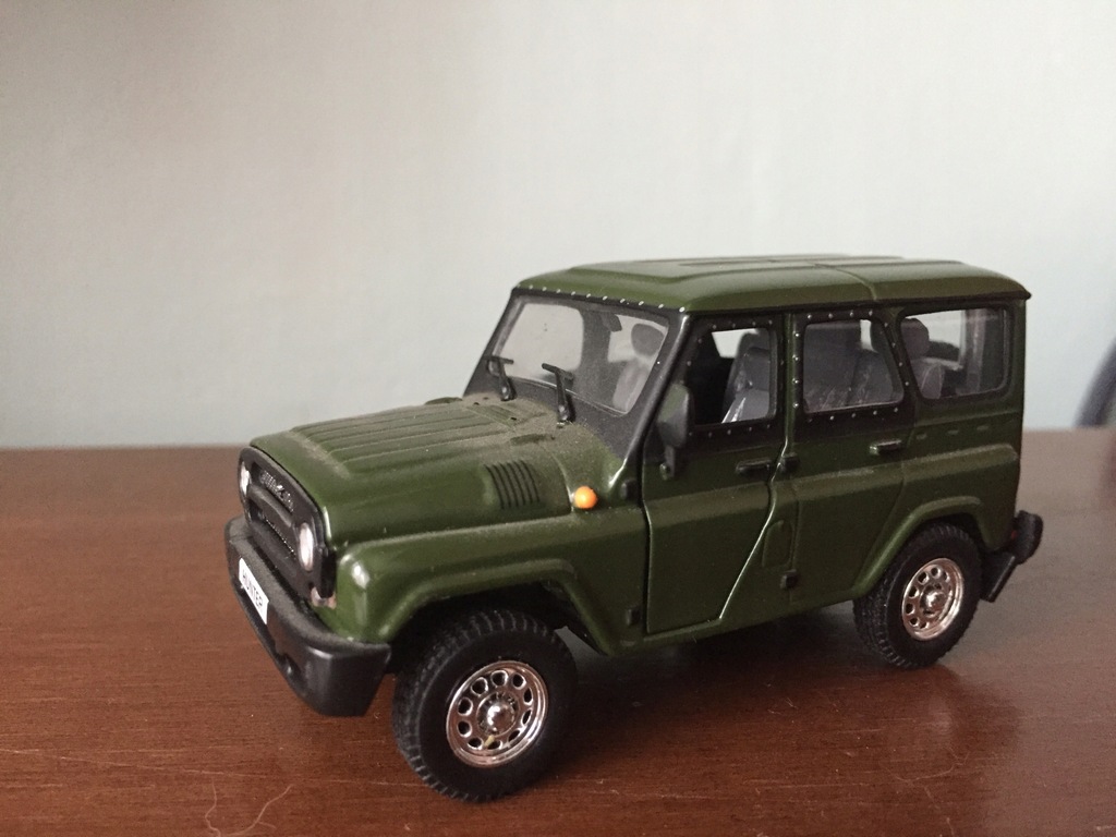 UAZ Hunter 1:43
