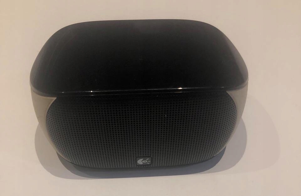 mini boombox Logitech F-00003..
