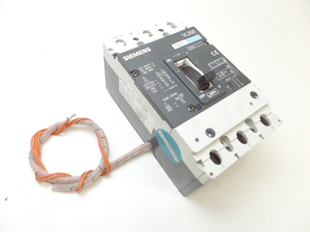 WYŁĄCZNIK SIEMENS VL 250  CEWKA WYBIJAKOWA