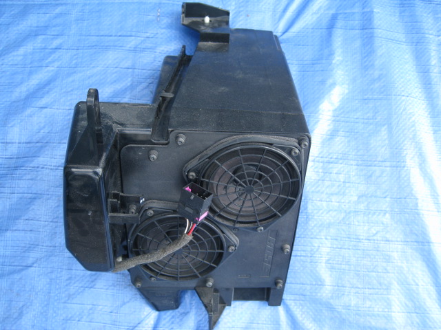 Audi A3 8p Bose Subwoofer AUDI A3 S3 8L SUBWOOFER BOSE 8L0035381H