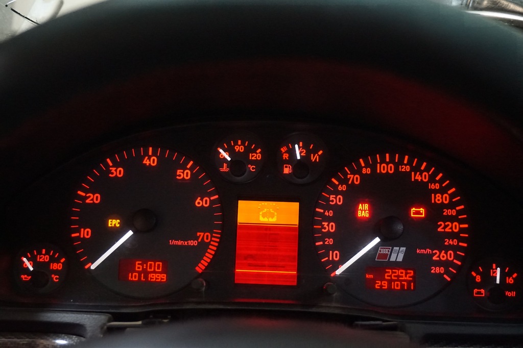Audi S4 B5 licznik