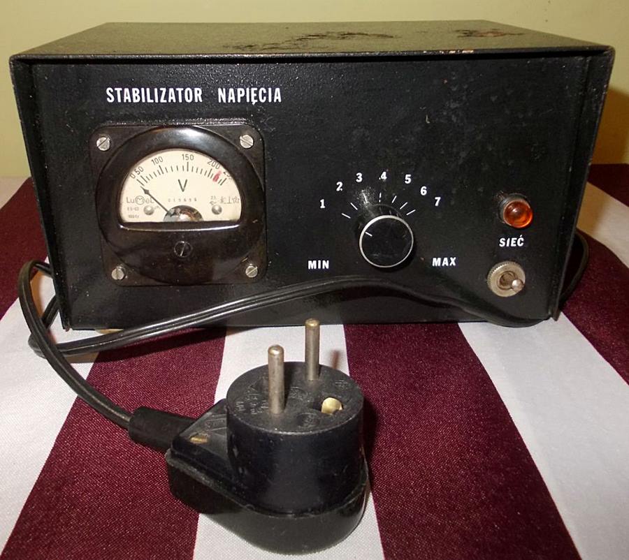 Stabilizator napięcia 220 V - z PRL