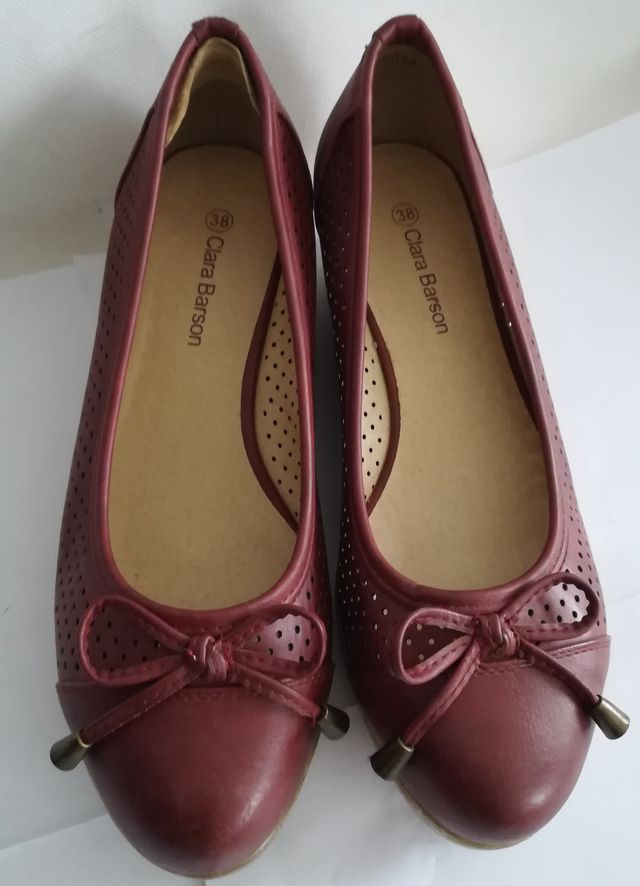 Buty damskie CLARA BARSON 38 czółenka koturn ccc