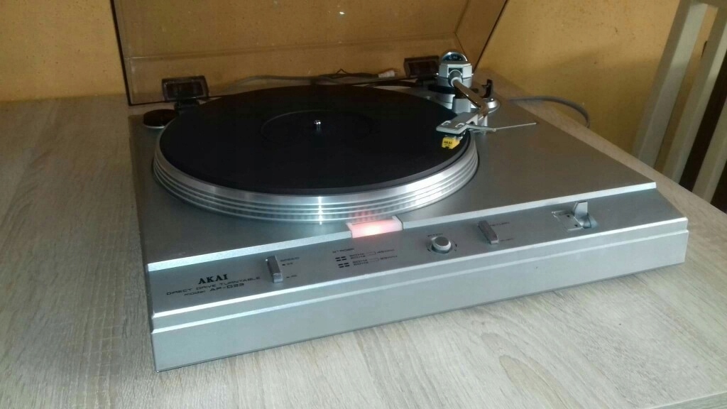 gramofon akai AP-D33