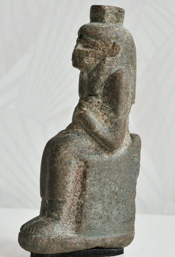 Figurka Izydy z małym Horusem 747-656 BC MUZEALNA
