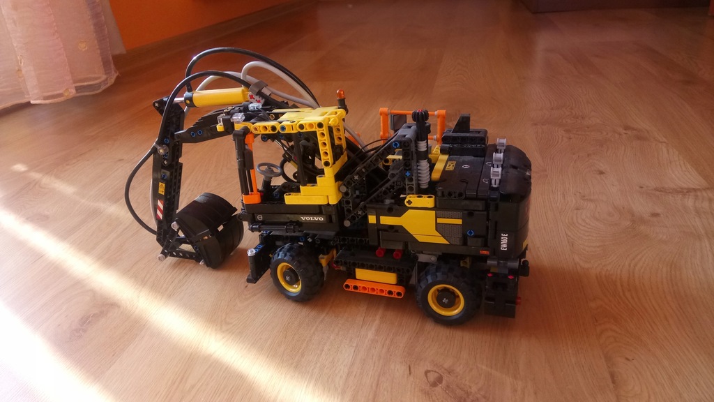 Lego Technic 42053 Koparka Volvo 7709736137 oficjalne