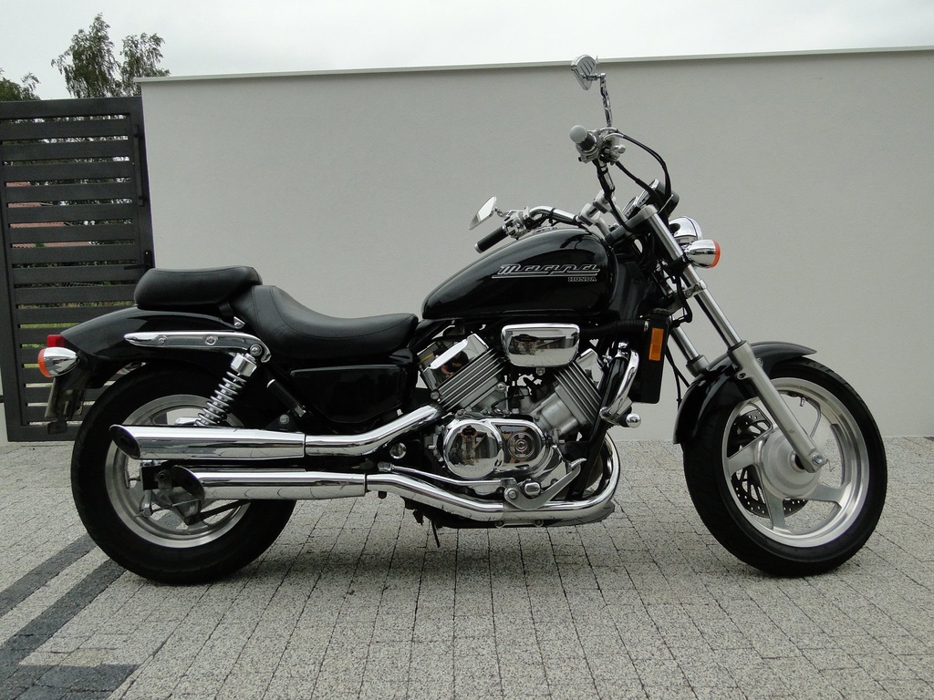 HONDA MAGNA VF 750 - 7232821267 - oficjalne archiwum Allegro