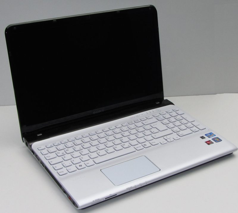SONY VAIO SVE171E13M I5 6GB 700GB RADEON