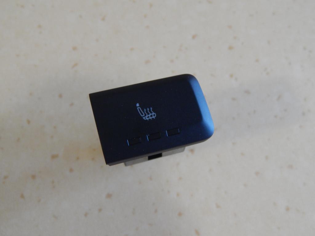 VW TOUAREG 7P POTELA HEATING SWITCH 7P6963106A