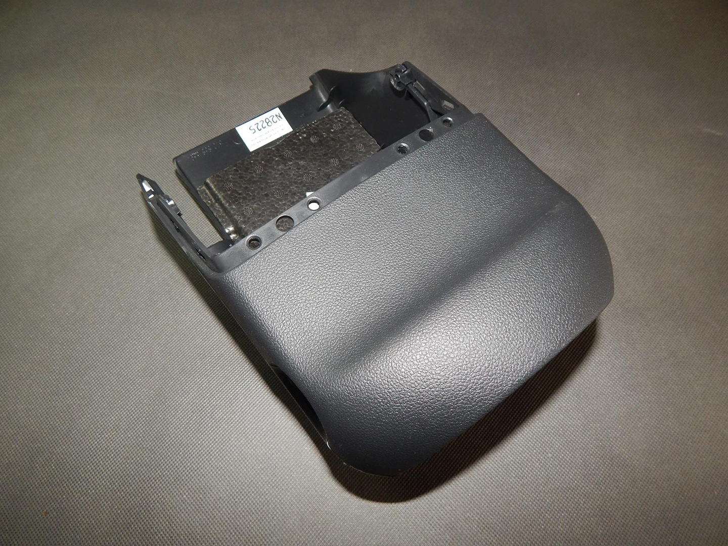 VW GOLF SPORTSVAN STEERING WHEEL HOUSING 510858559A