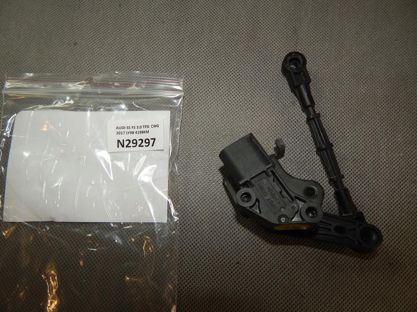 AUDI S5 LEVELING SENSOR 4M0907503 8W0941310B