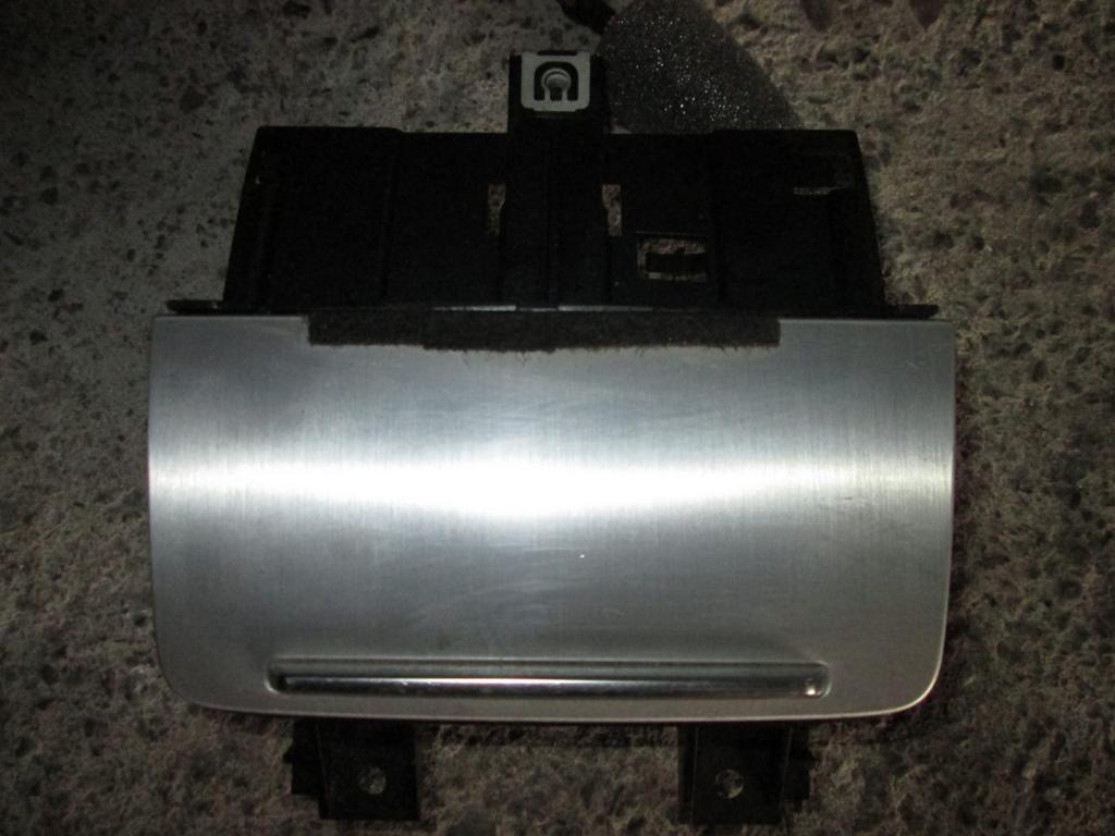 pepeljara Audi TT 8J0