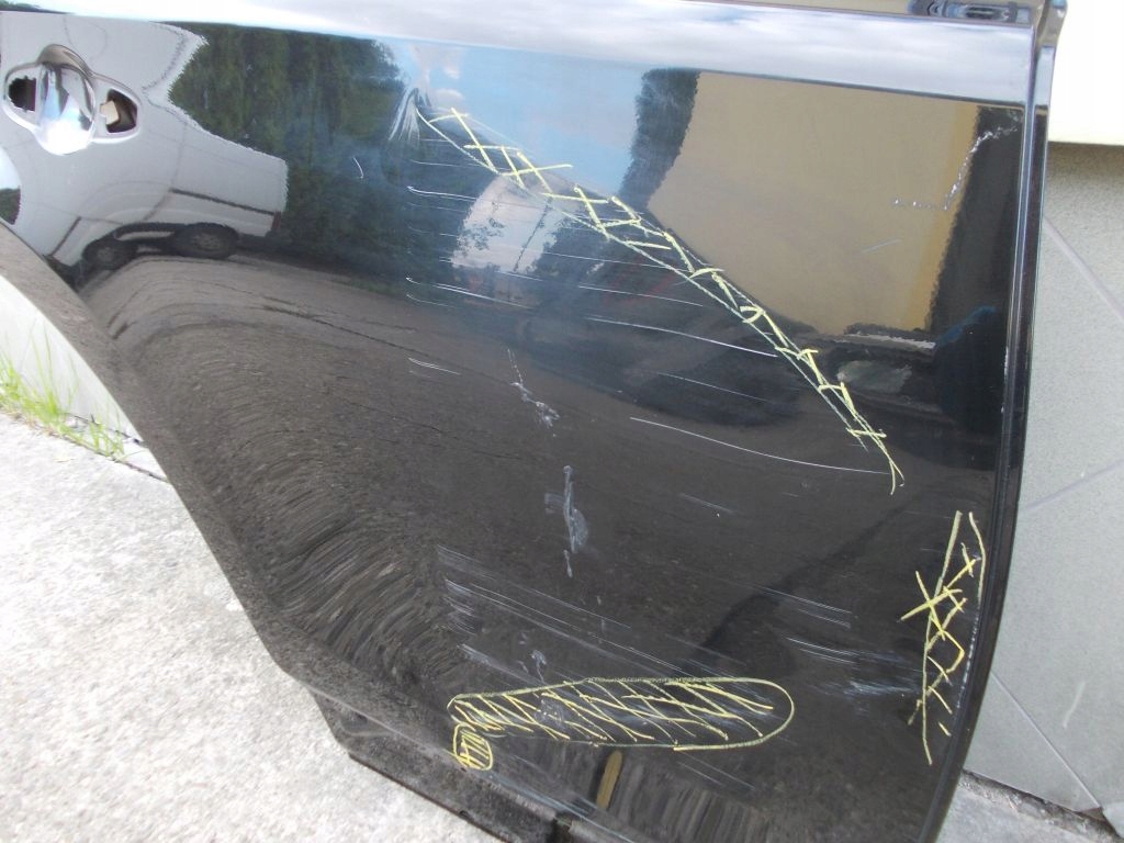 Toyota Rav 4 RAV IV 12- door rear. right