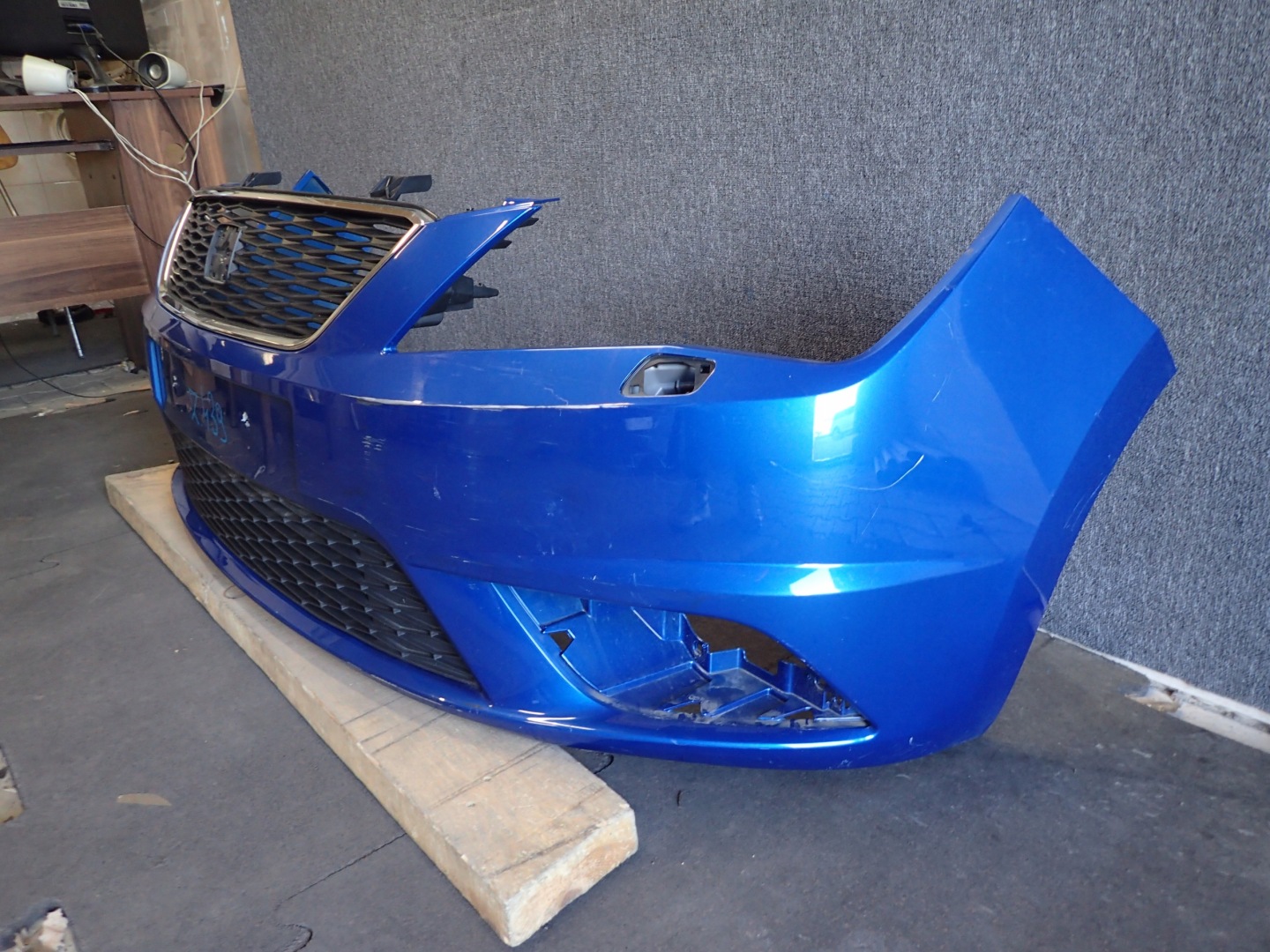 nárazník předek SEAT TOLEDO IV 4 6JA