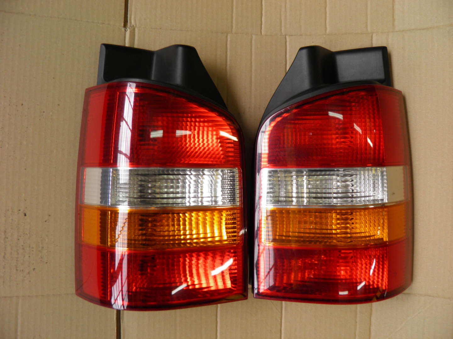 VW Transporter T5 Rückleuchte Rearlamp - Thumbnail 1