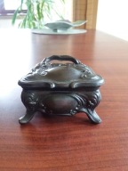 Piękna, stara, solidna szkatułka.