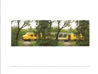 Pocztówka - Pociąg i leśny przejazd kolejowy ...